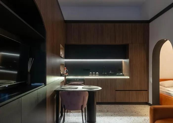 Jais Home-moon Old Town Апартаменты Клуж-Напока