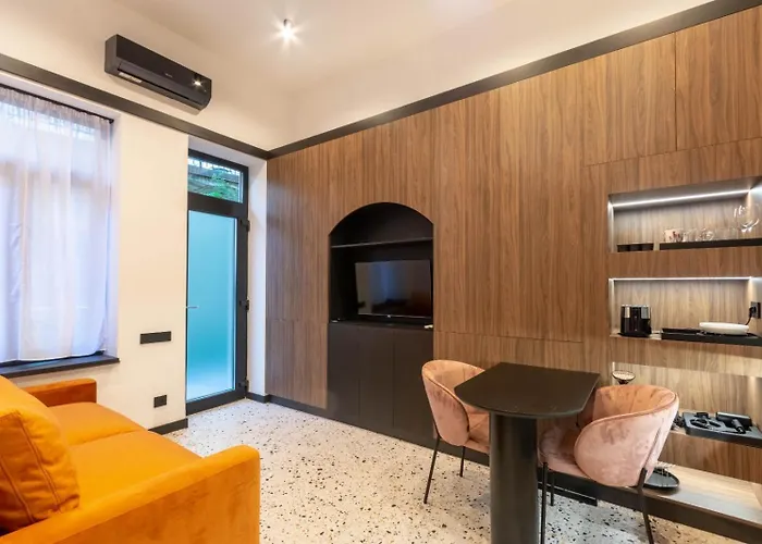 Jais Home-moon Old Town Апартаменты Клуж-Напока